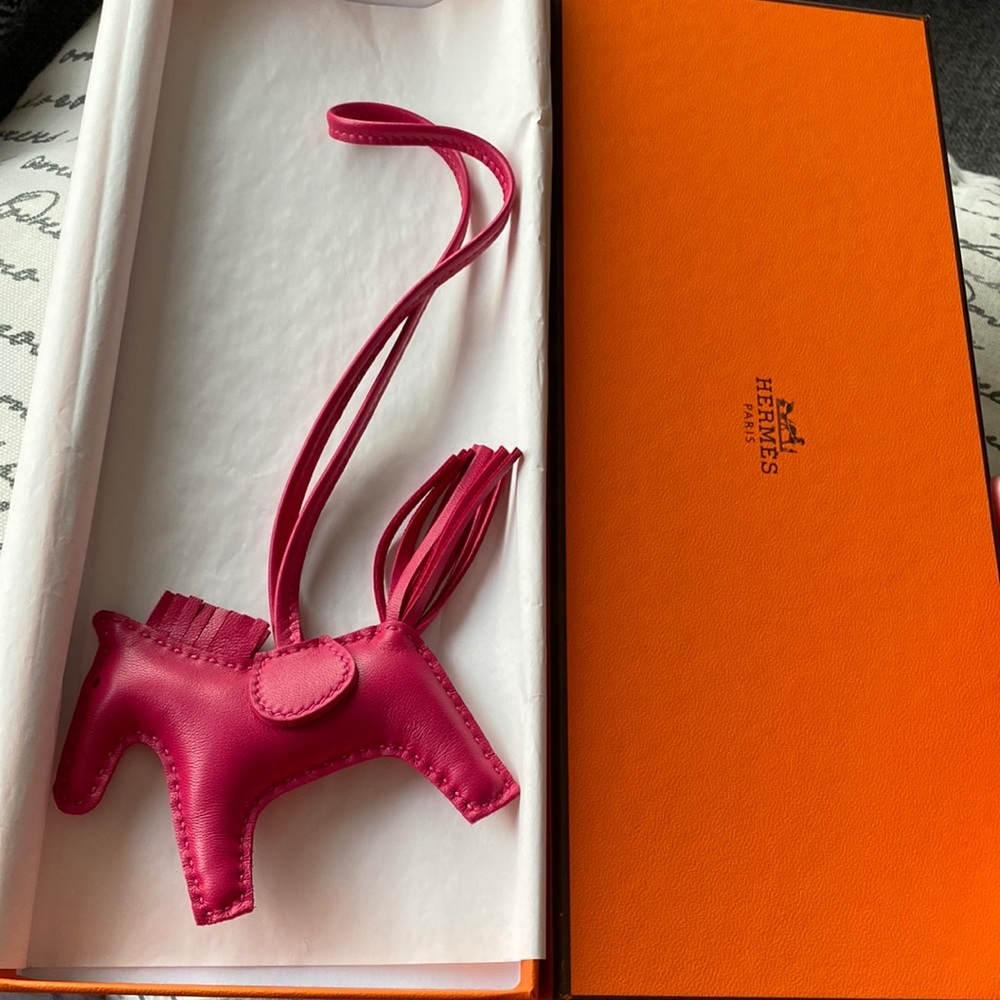 HERMES
Milo Lambskin Grigri Rodeo Horse Bag Charm PM